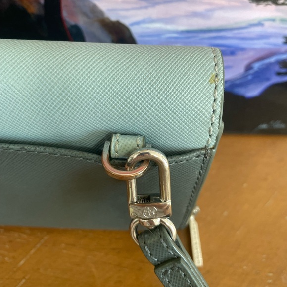 Not For Sale Tory Burch Metallic Envelope Wristlet - Picture 16 of 16